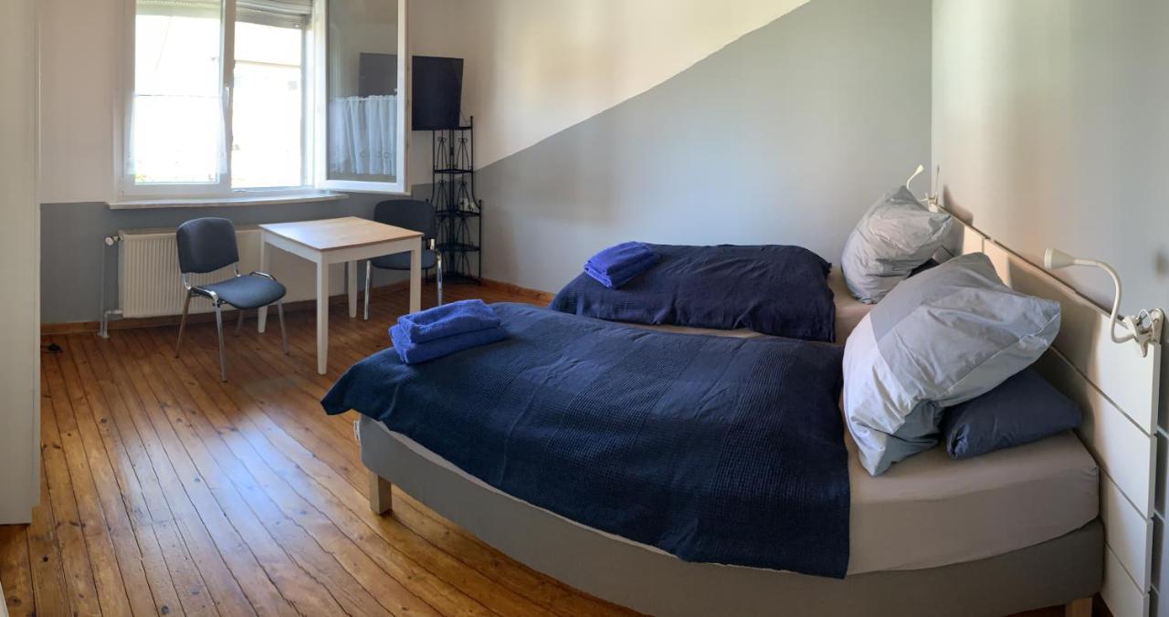 Monteurs Zimmer Noack Borssum Ngoại thất bức ảnh